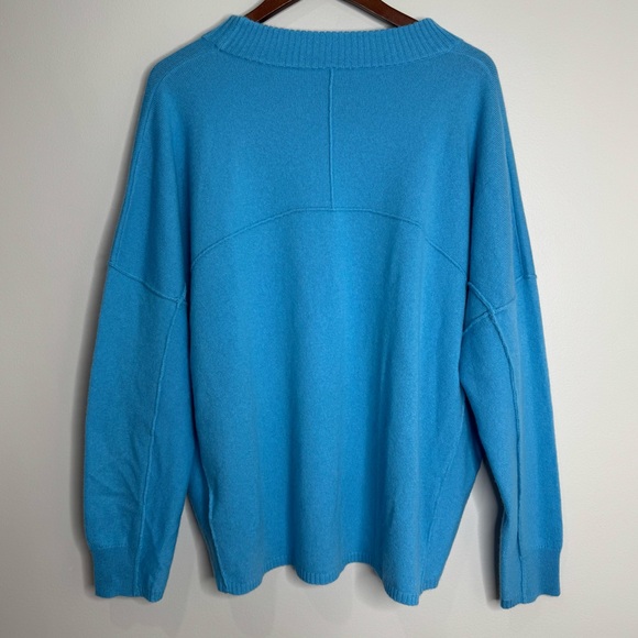 NWT Free People Venice 100% Cashmere Sweater Oversized Blue Medium Boho Coastal - Picture 7 of 8